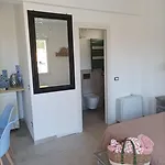La Porta Dell'eden Con Angolo Cottura アパート